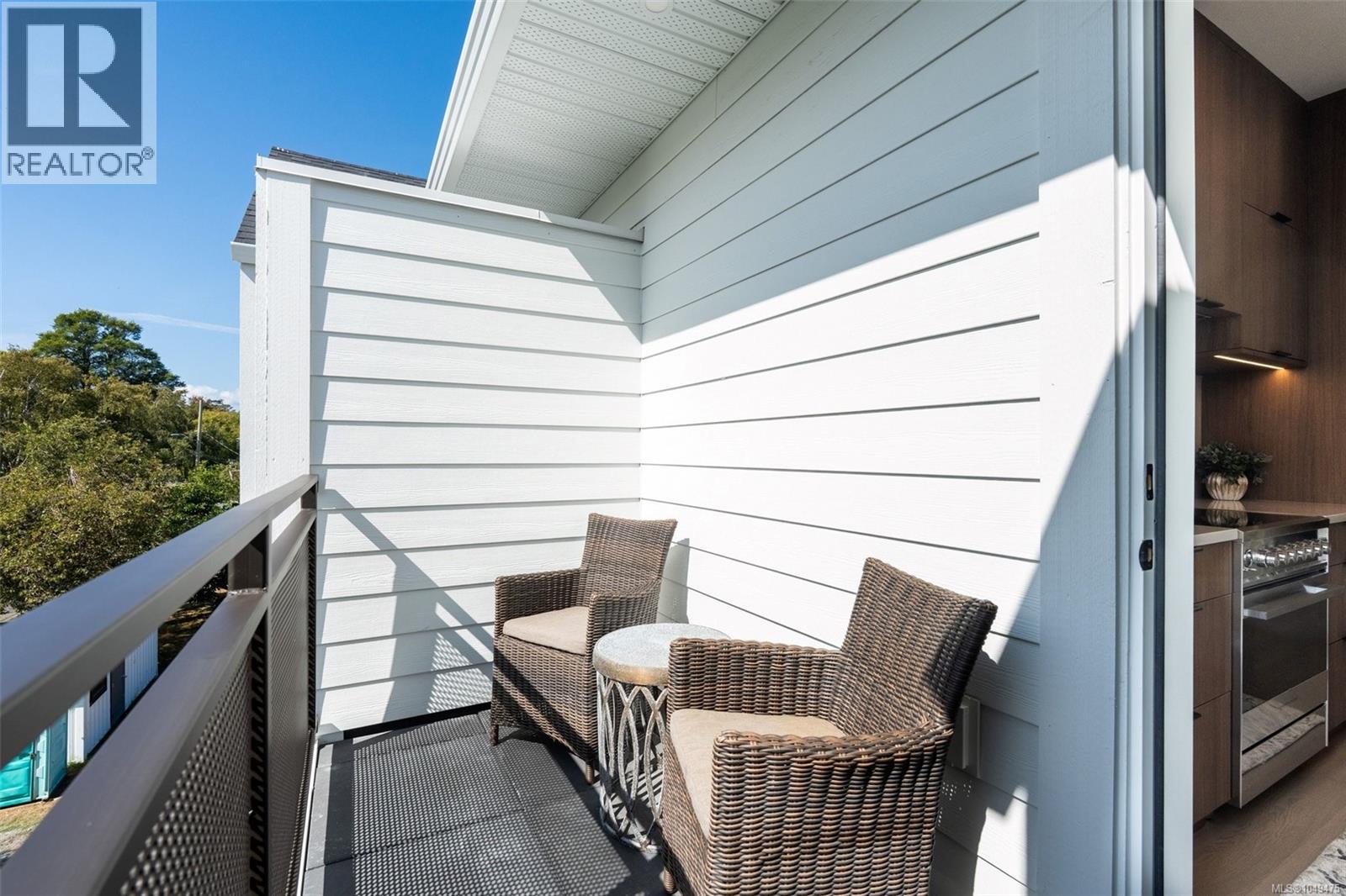 #4 1434 Brooke St - 34
