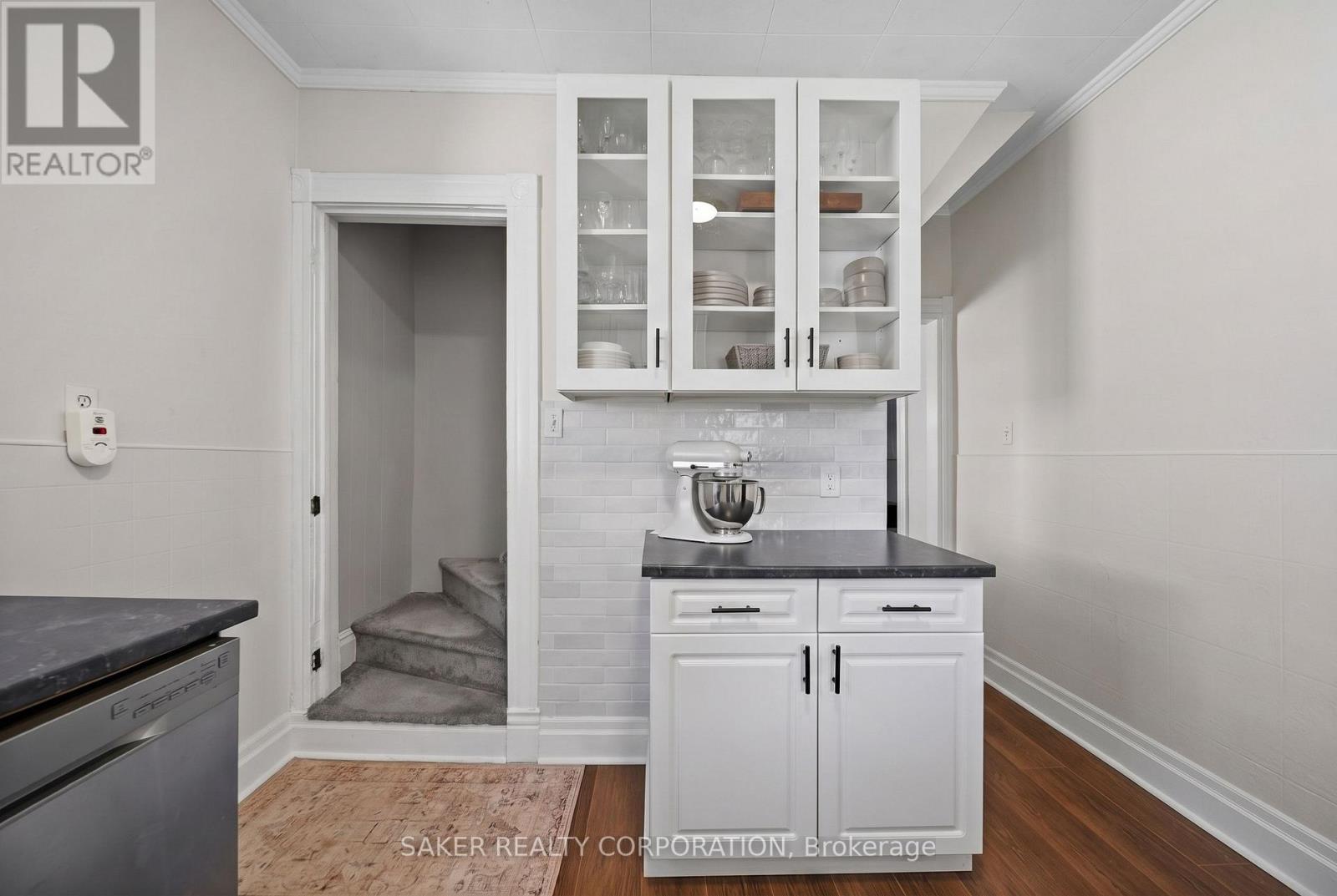 23 MAPLE STREET - 15