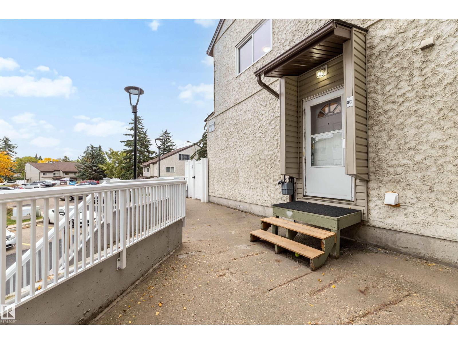 8C MEADOWLARK VG NW - 2