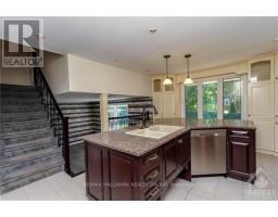 Foyer - 570 Duff Crescent, Ottawa, ON K1J7C5 Photo 9