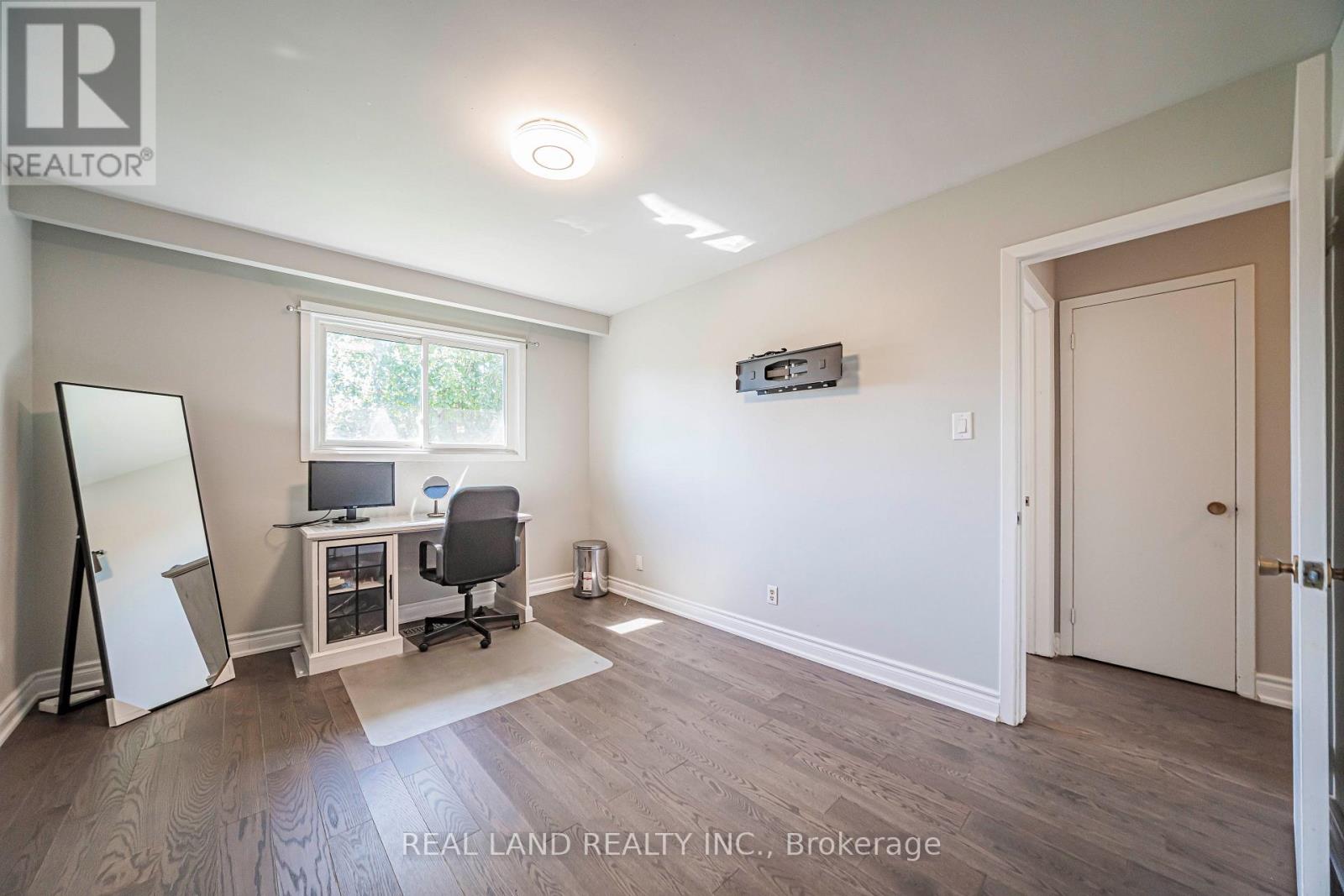 37 PAWNEE AVENUE - 17