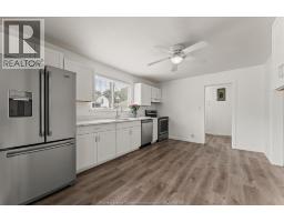 Kitchen - 4482 Grand Marais Road East, Windsor, ON N8W1X7 Photo 6