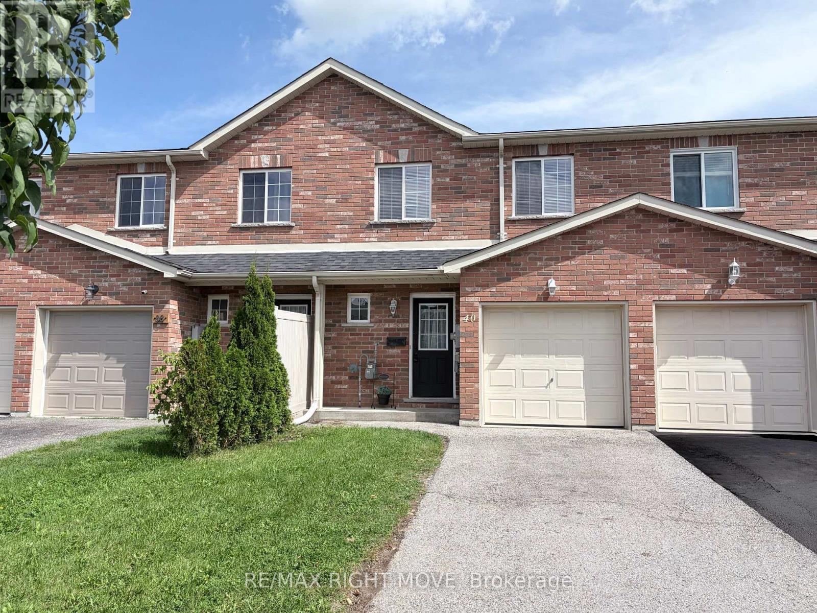 40 Michelle Drive, Orillia, Ontario, L3V0B3, Orillia, Ontario — photo 1 of 5