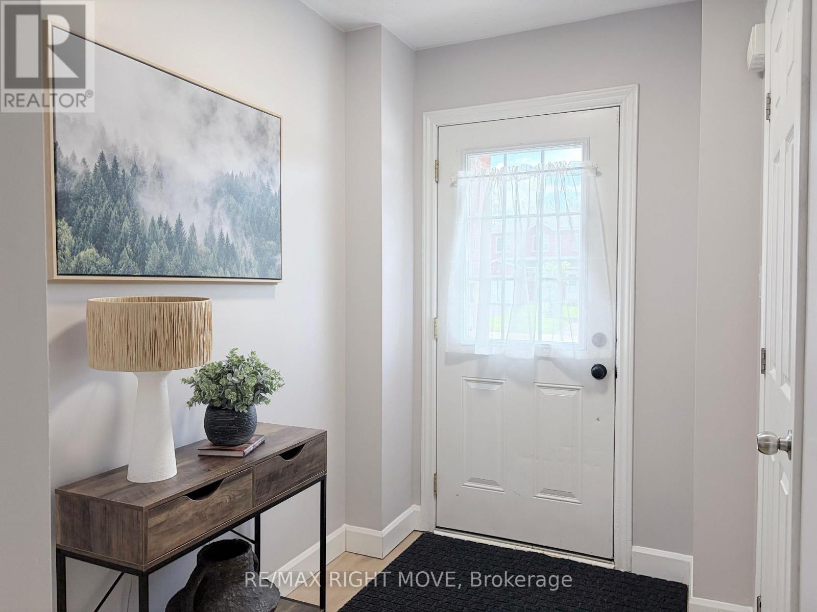 40 Michelle Drive, Orillia, Ontario, L3V0B3, Orillia, Ontario — photo 3 of 5