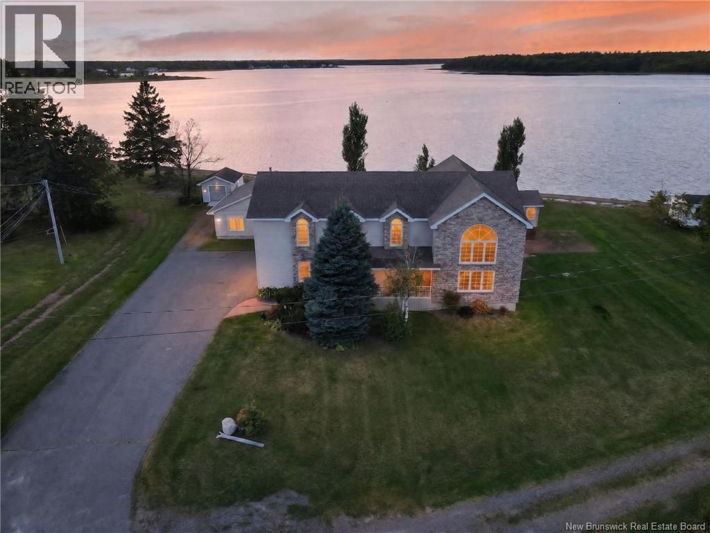 79 Pointe Du Mirage Road - 1