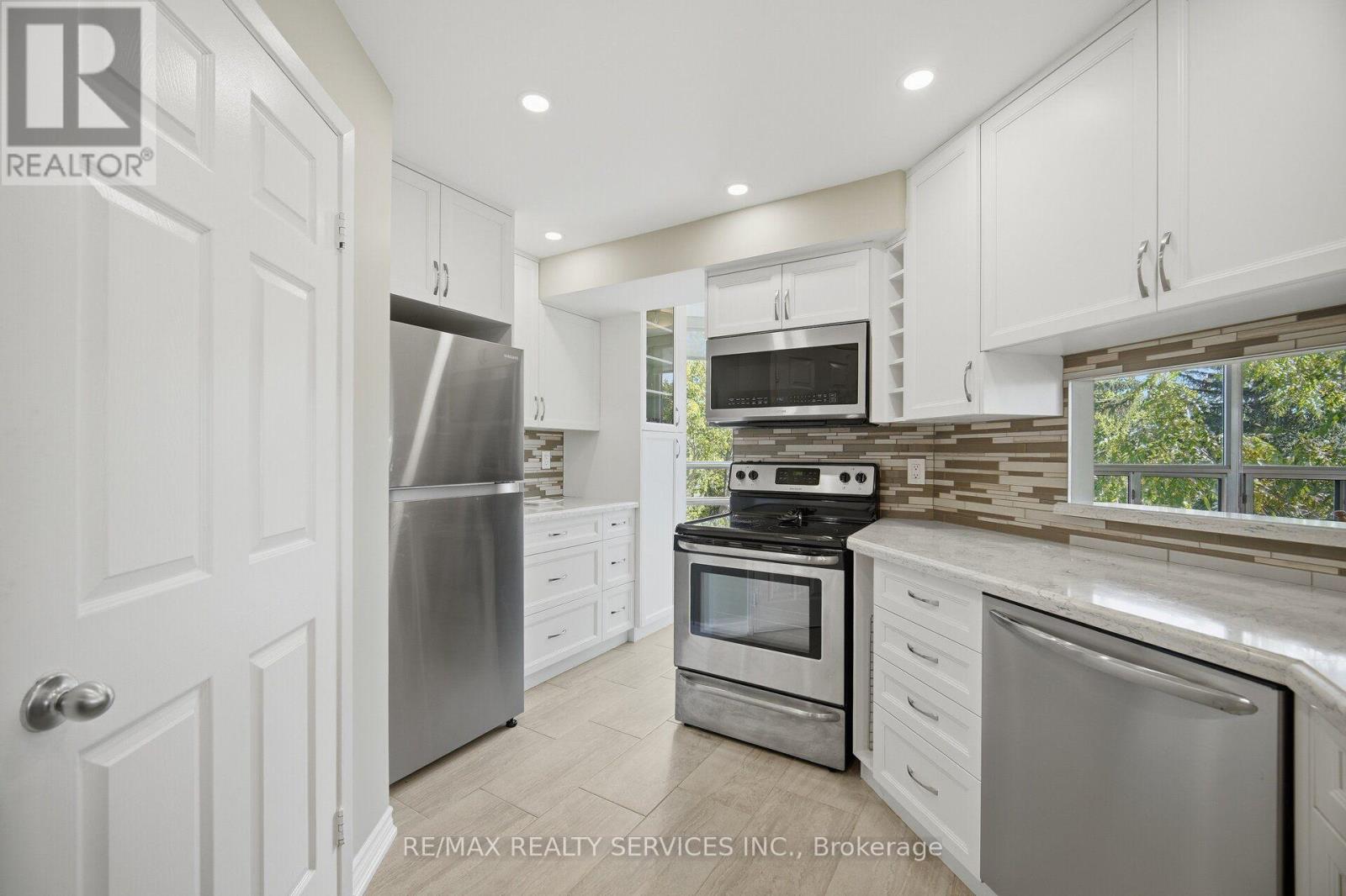 #404 330 MILL STREET S - 8