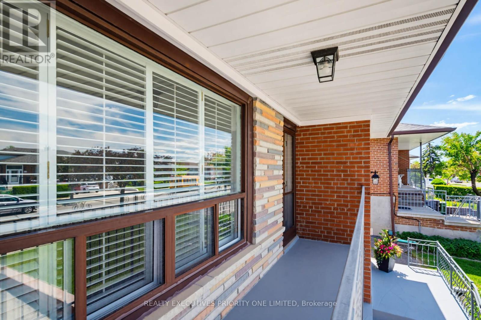 55 PICARO DRIVE - Image 33