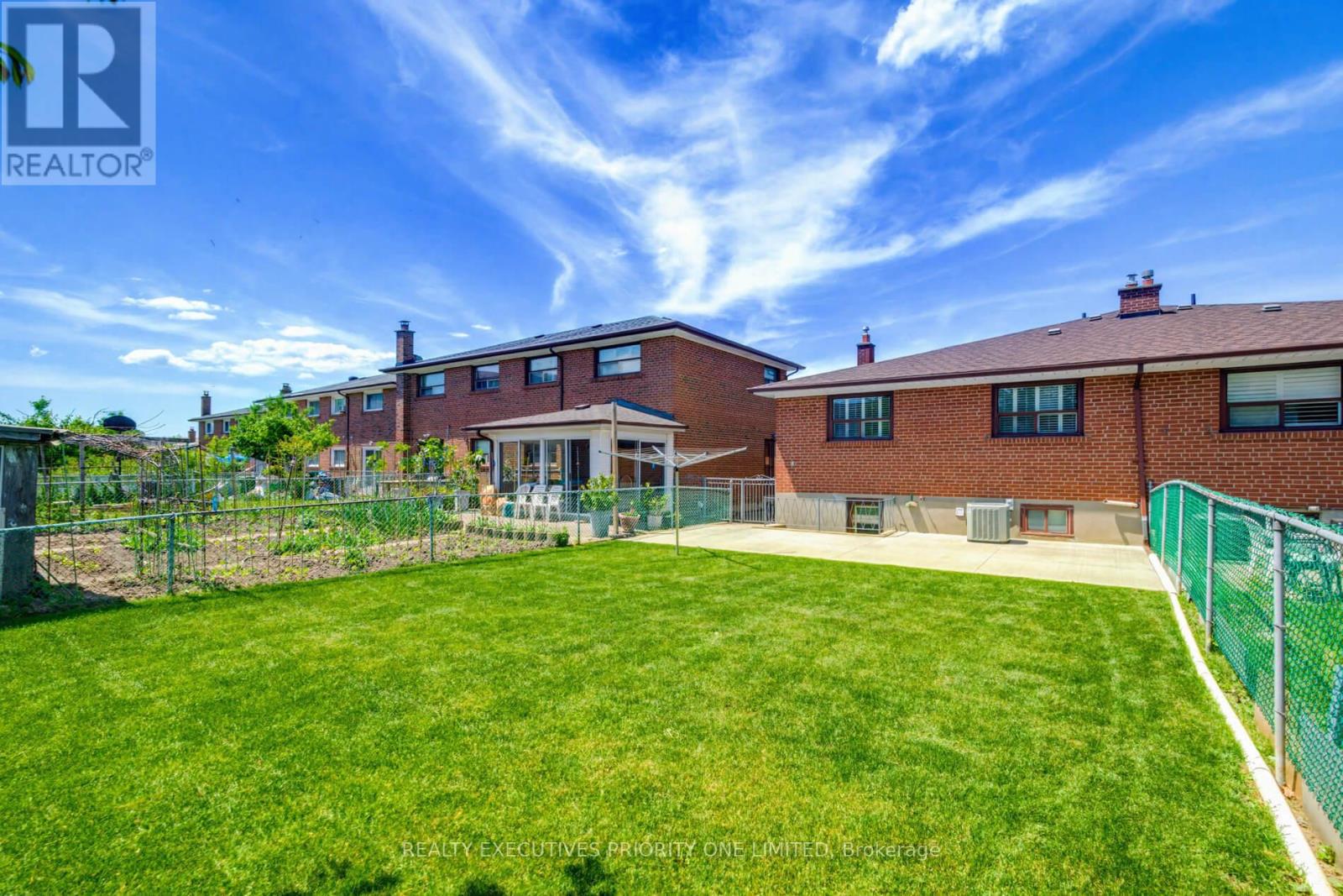 55 PICARO DRIVE - Image 38