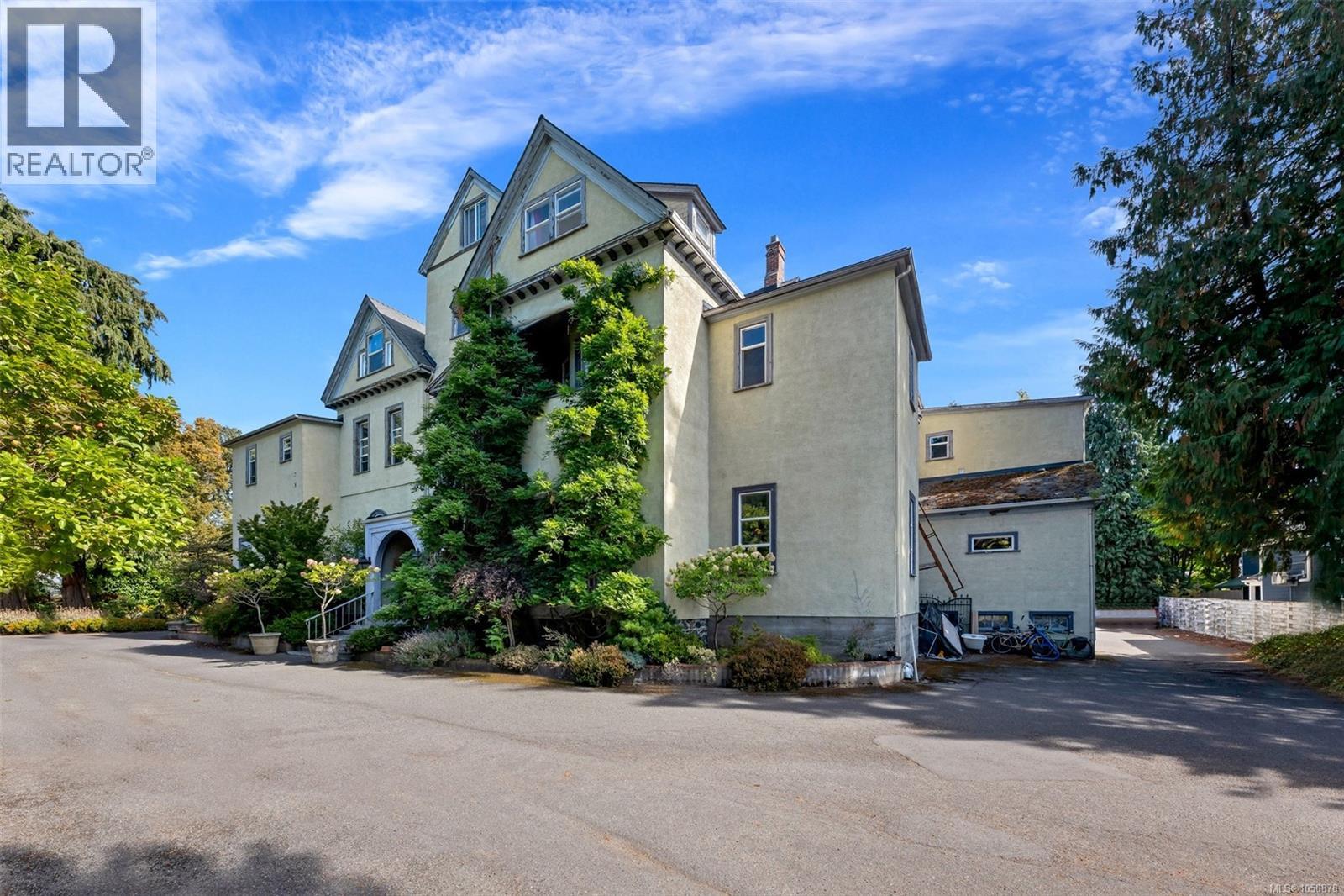 1249 Rockland Ave - 2
