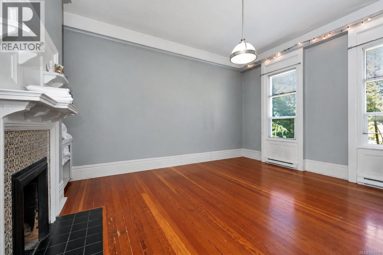 1249 Rockland Ave - Image 25