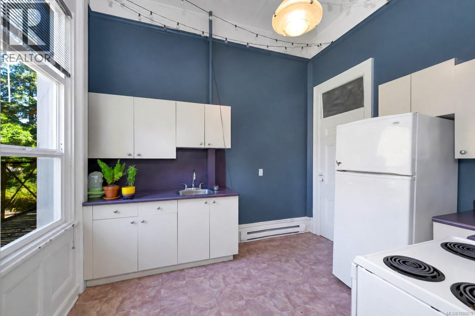 1249 Rockland Ave - 27