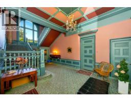 1249 Rockland Ave, Victoria, BC V8V3X3 Photo 12