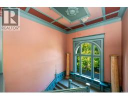 1249 Rockland Ave, Victoria, BC V8V3X3 Photo 13