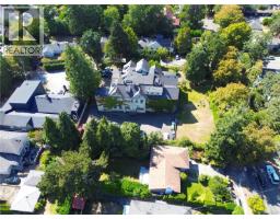 1249 Rockland Ave, Victoria, BC V8V3X3 Photo 7
