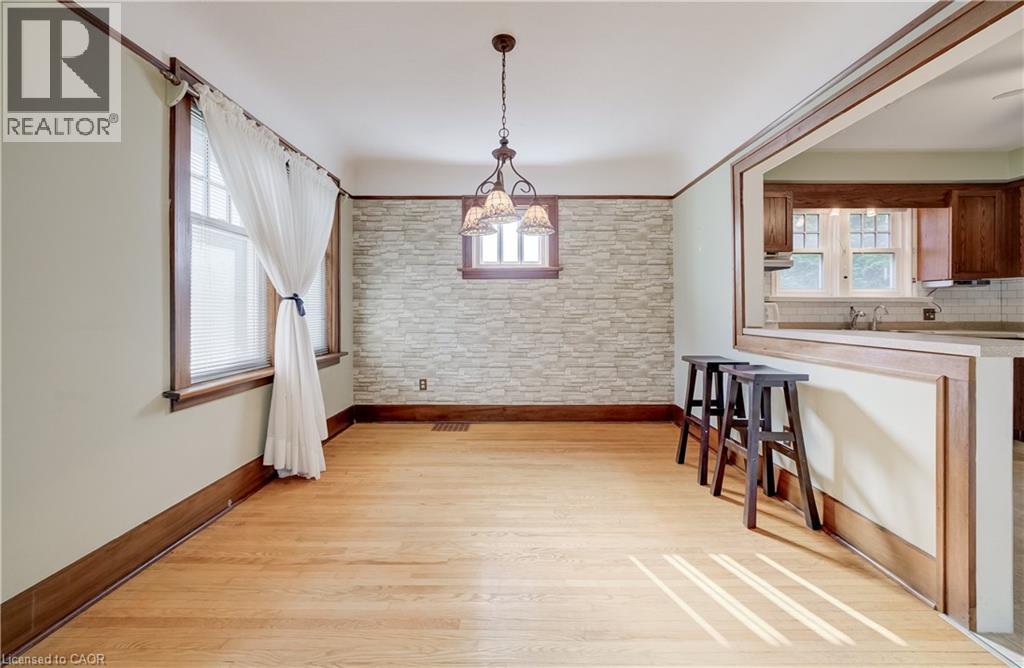 7 LOCUST Street, Kitchener — photo 10