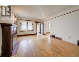 7 Locust Street, Kitchener, ON N2H1W6 Photo 8