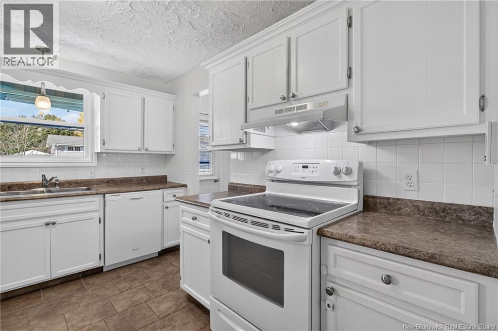 356 Beaumont - Image 17