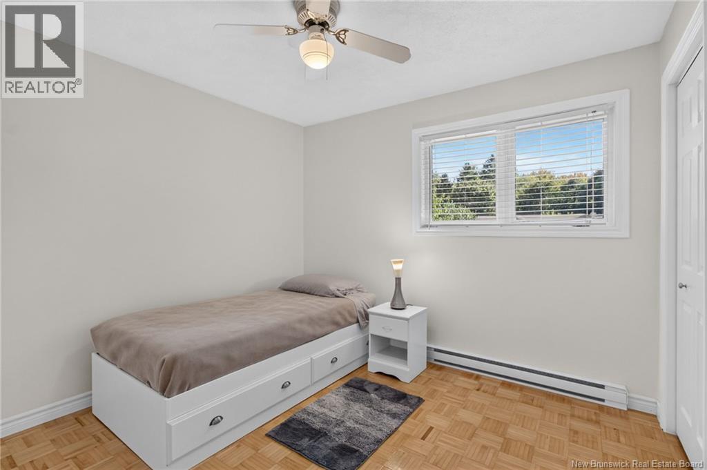 356 Beaumont - Image 24