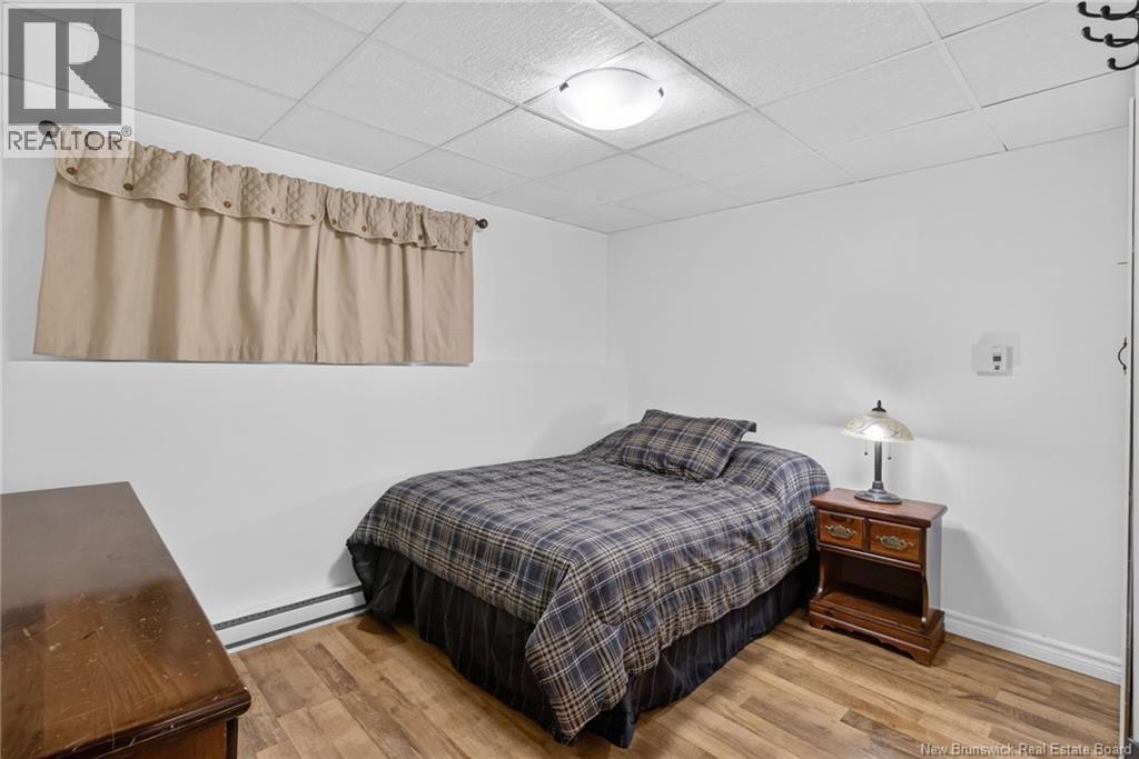 356 Beaumont - Image 33