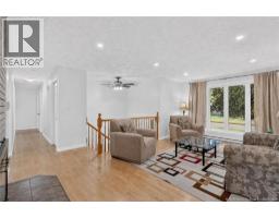 Living room - 356 Beaumont, Dieppe, NB E1A1A8 Photo 12