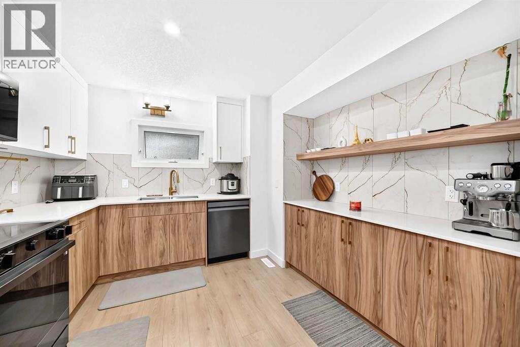 5824 22 Avenue NE - 14