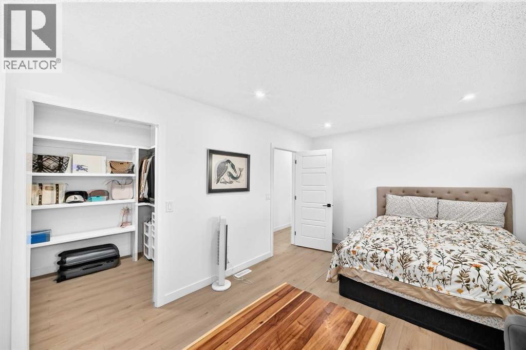 5824 22 Avenue NE - 20