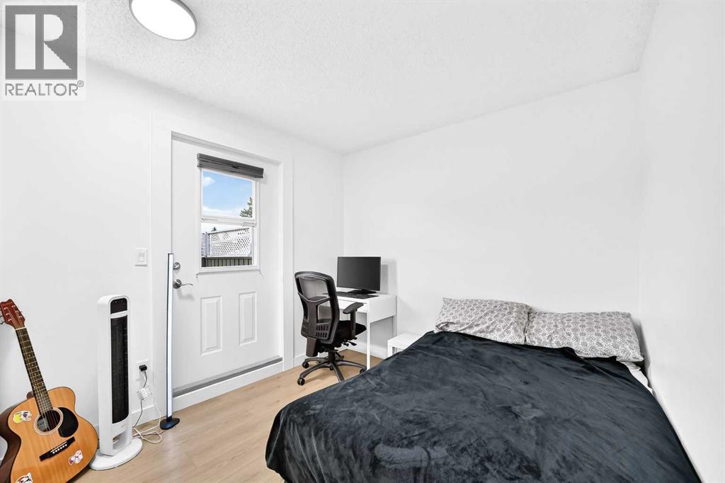 5824 22 Avenue NE - 23