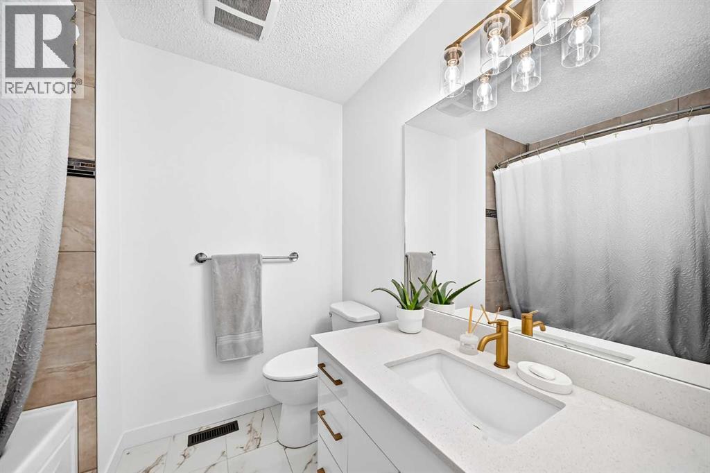 5824 22 Avenue NE - 25
