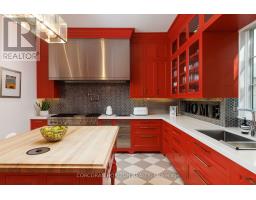 Kitchen - 33 Green Valley Road, Toronto, ON M2P1A4 Photo 13