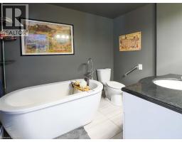 1635 Lakeshore Road, Clear Creek, ON N0E1M0 Photo 25