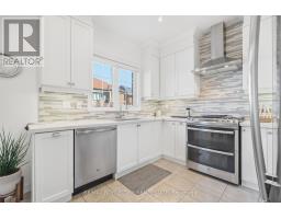 619 Sweetwater Crescent, Newmarket, ON L3X0H5 Photo 13