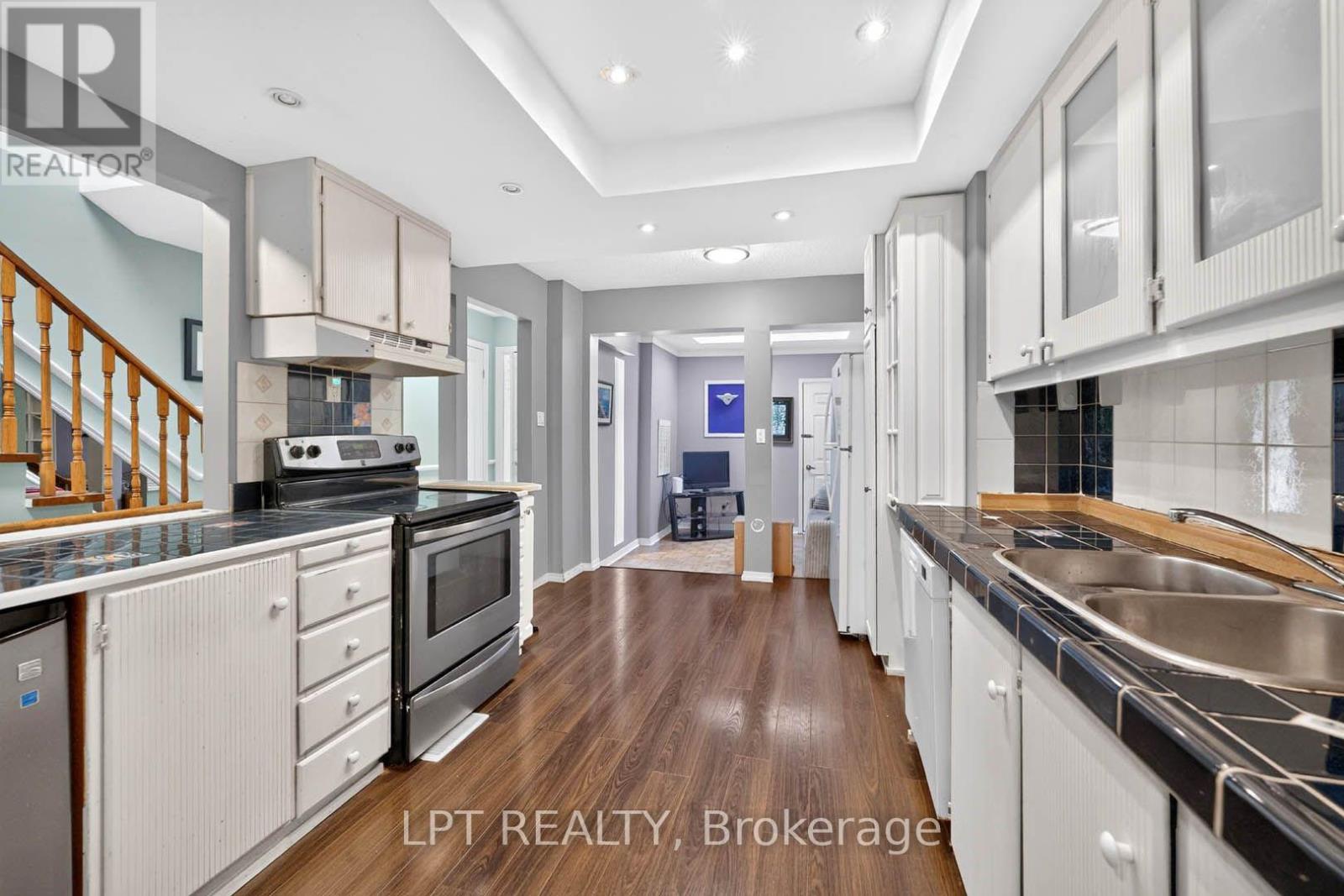 118 TAMARACK DRIVE - 16