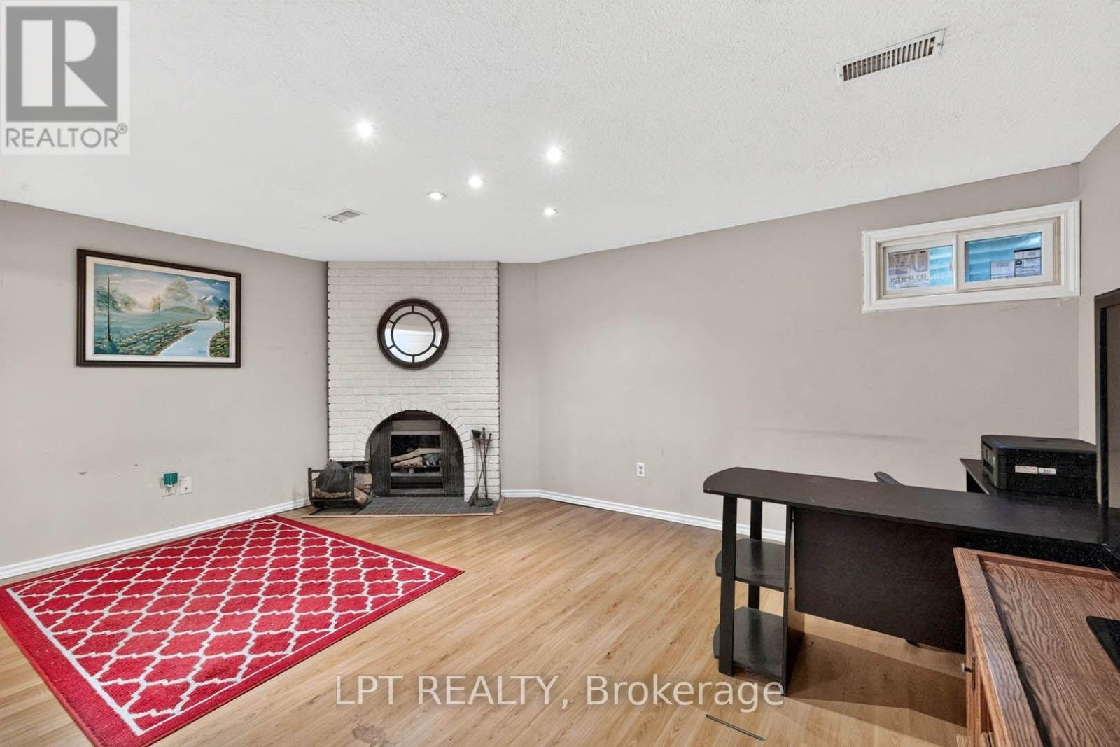 118 TAMARACK DRIVE - 34