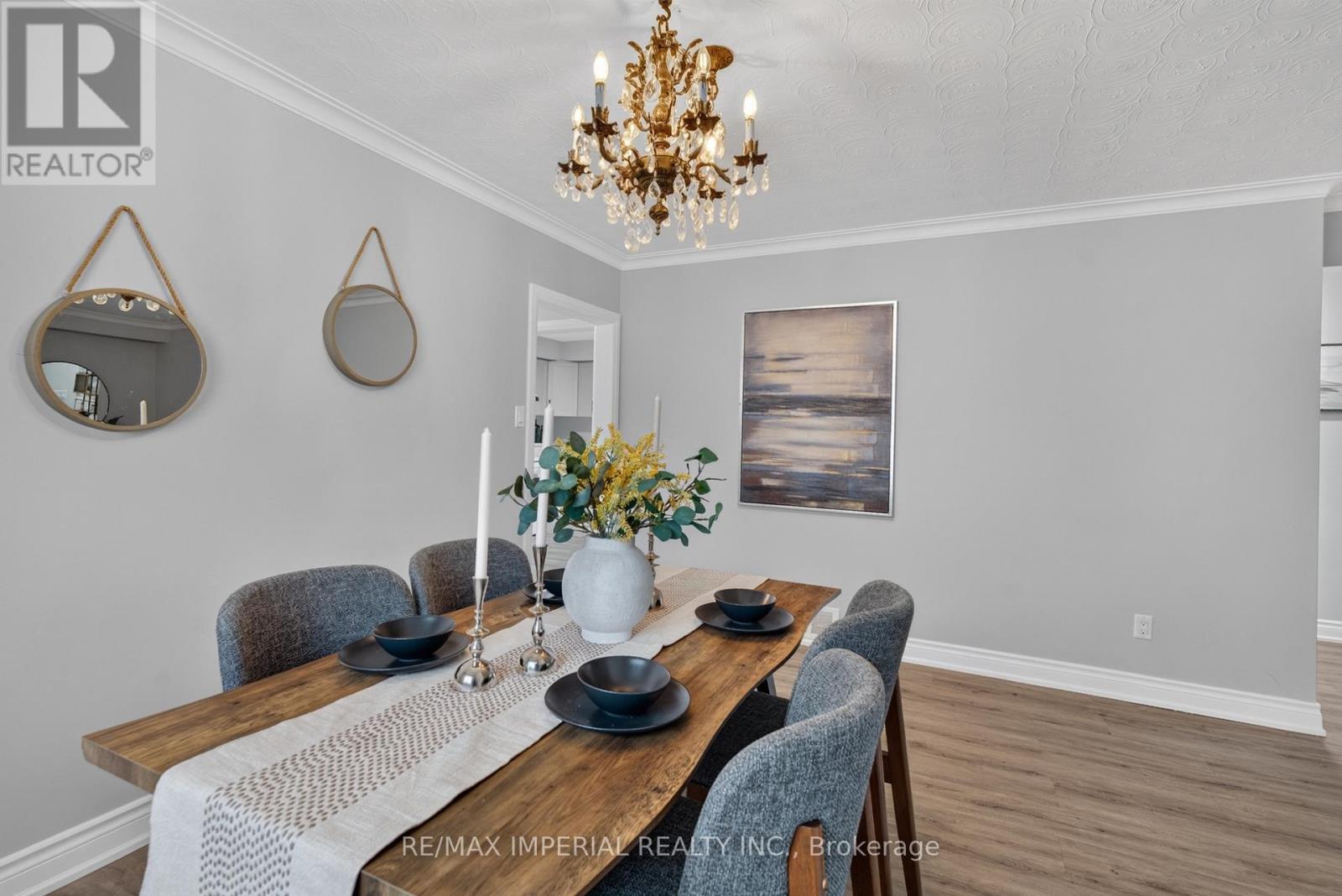 3 MINSTREL DRIVE - 12