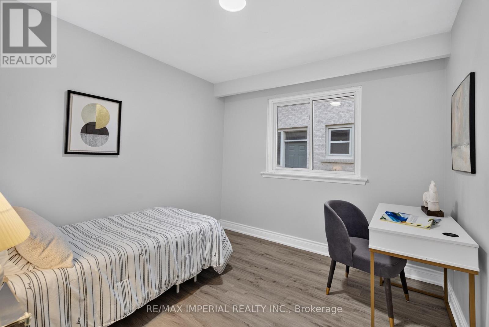 3 MINSTREL DRIVE - 26