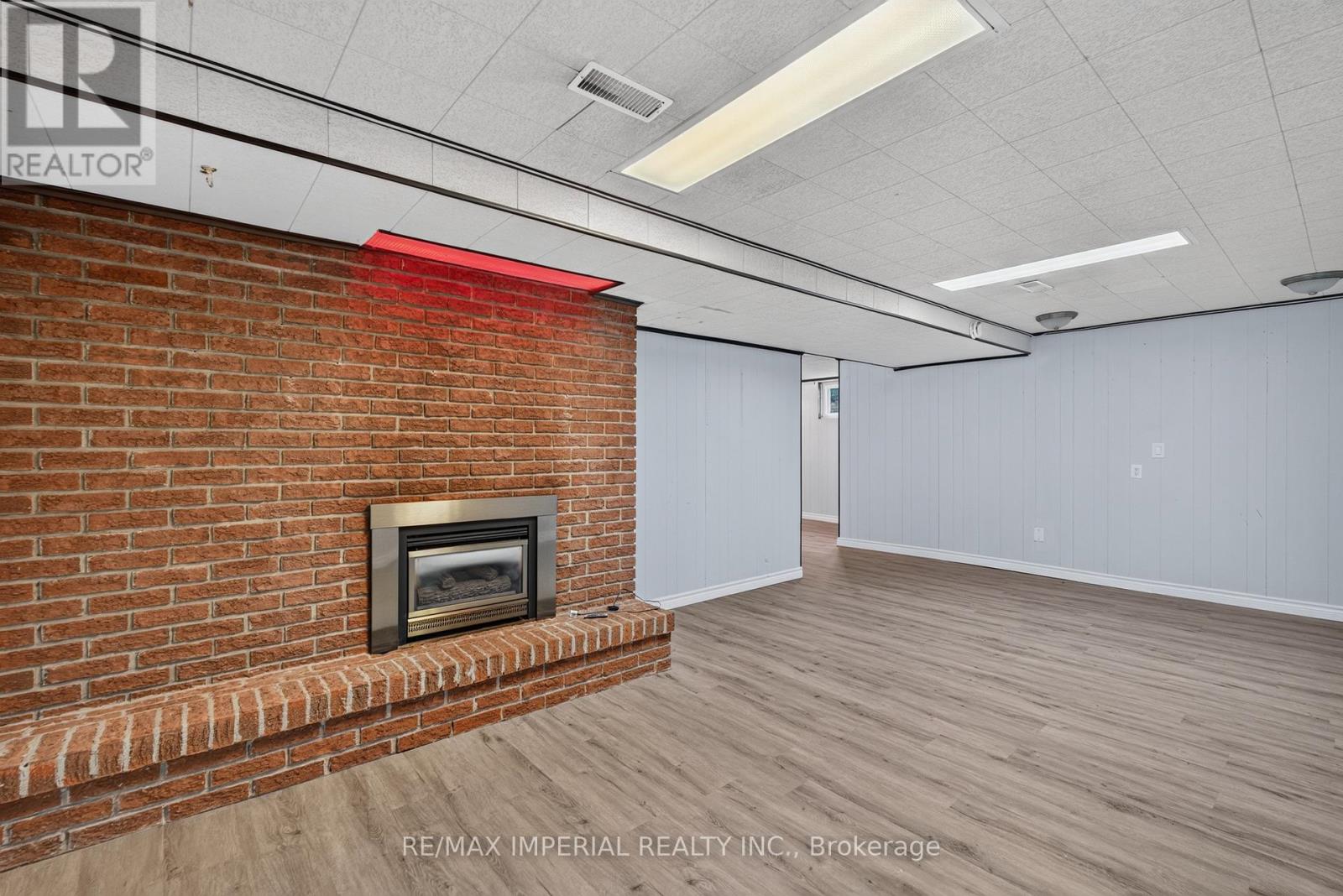3 MINSTREL DRIVE - Image 34
