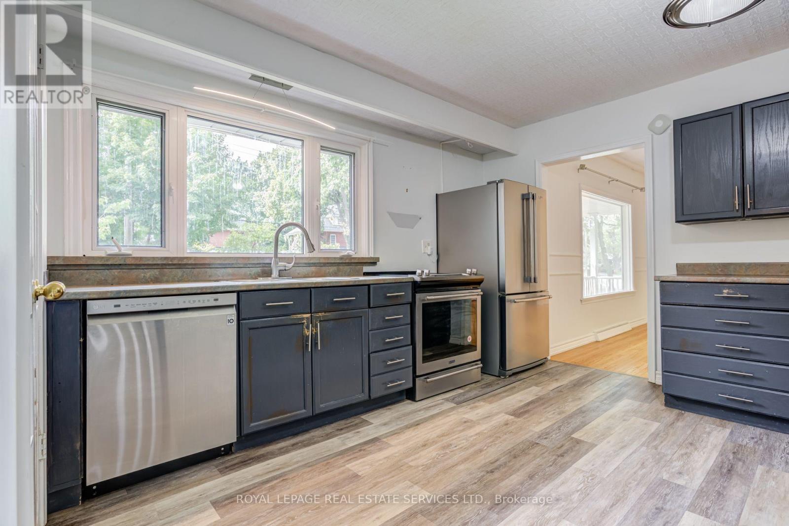 374 SPRUCE STREET - 11