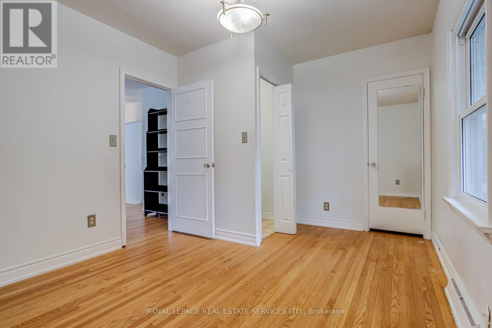 374 SPRUCE STREET - 23