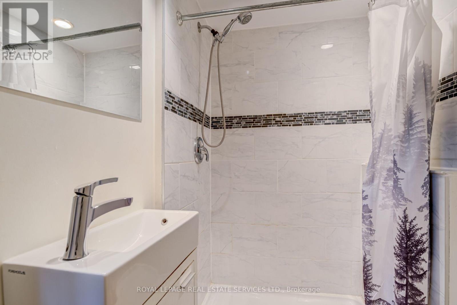 374 SPRUCE STREET - 35