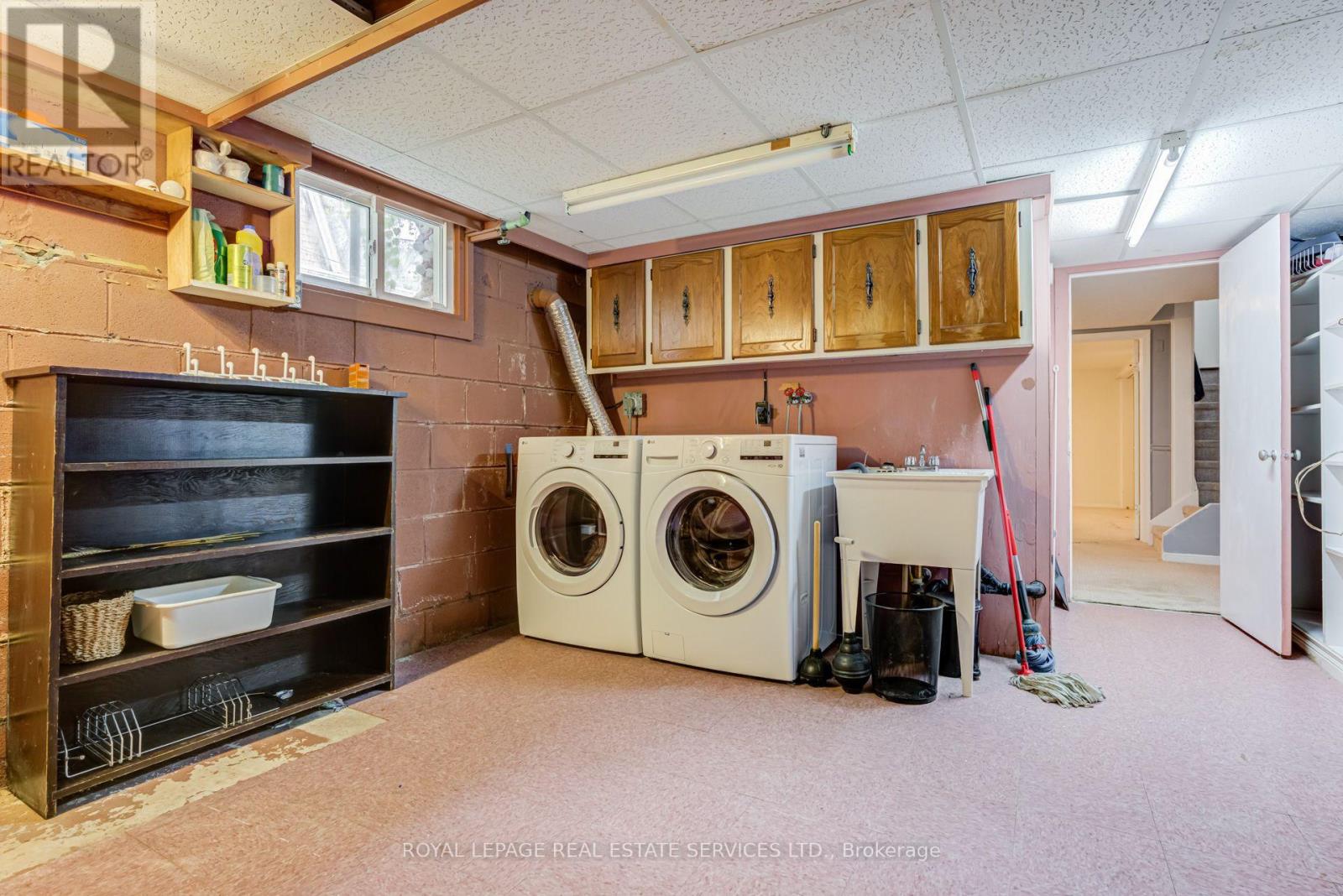 374 SPRUCE STREET - 36