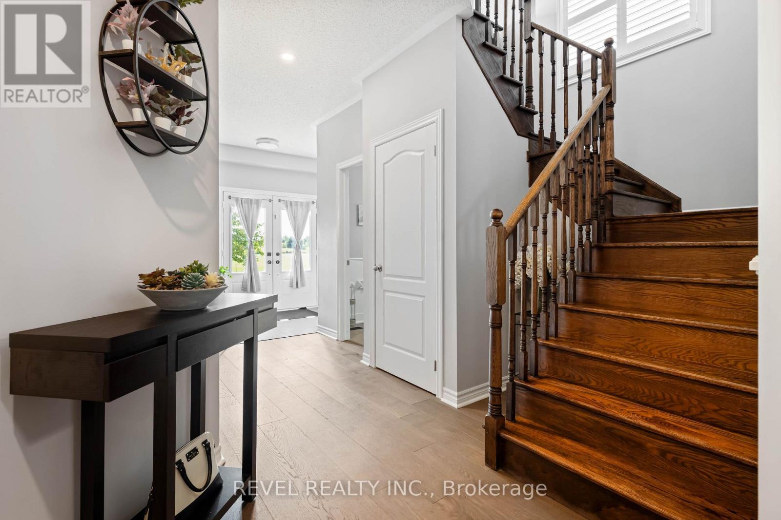 409 TANSLEY STREET - 3