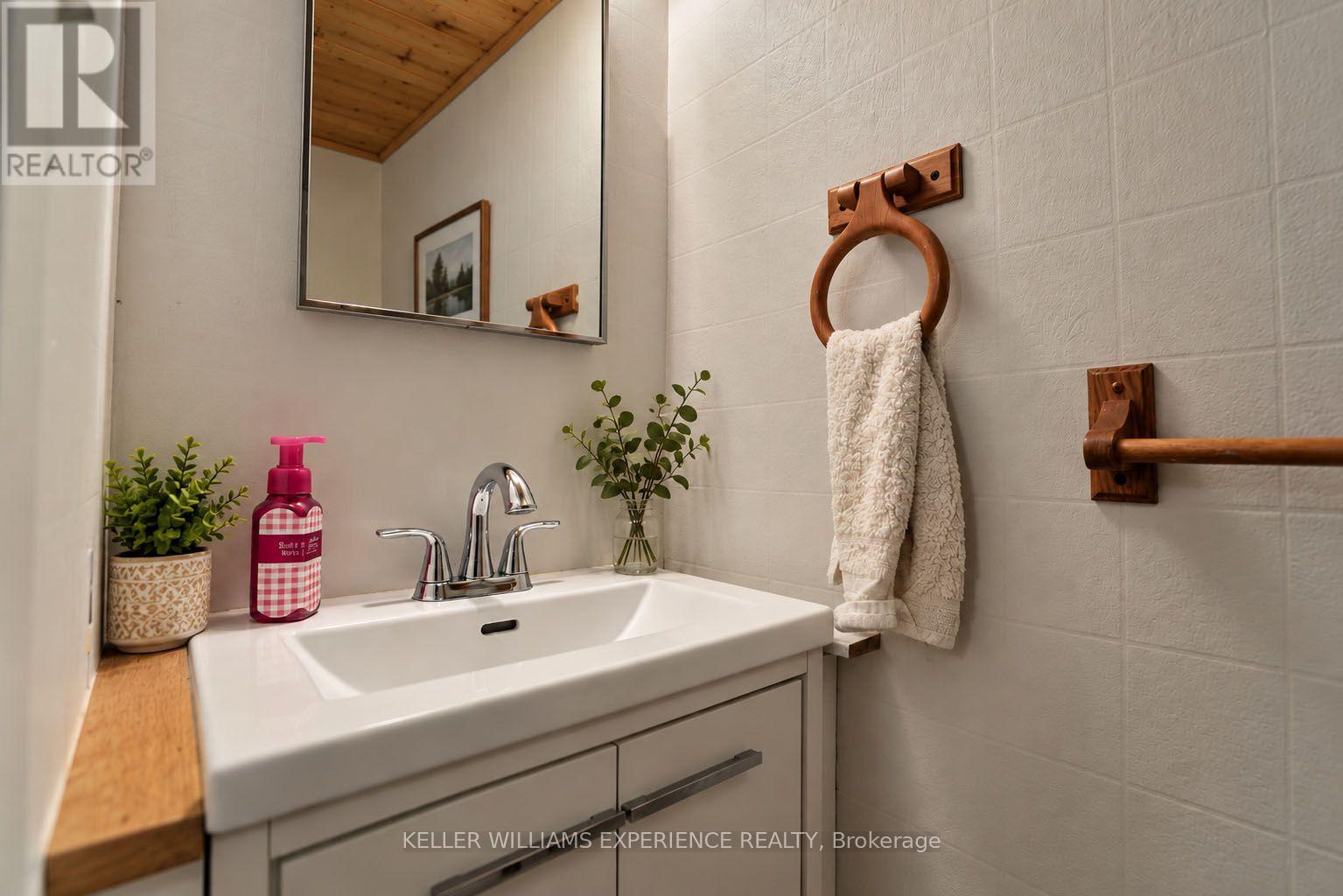 1099 SHERWOOD FOREST ROAD - Image 24