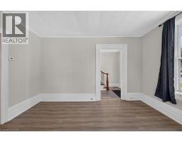 4pc Bathroom - 217-219 Nelson Street W, Port Dover, ON N0A1N0 Photo 9