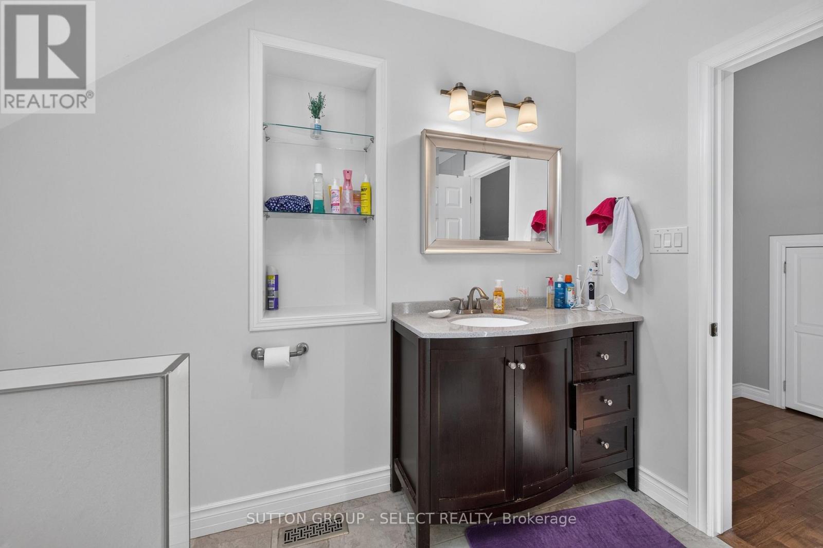943 COLBORNE STREET - Image 25