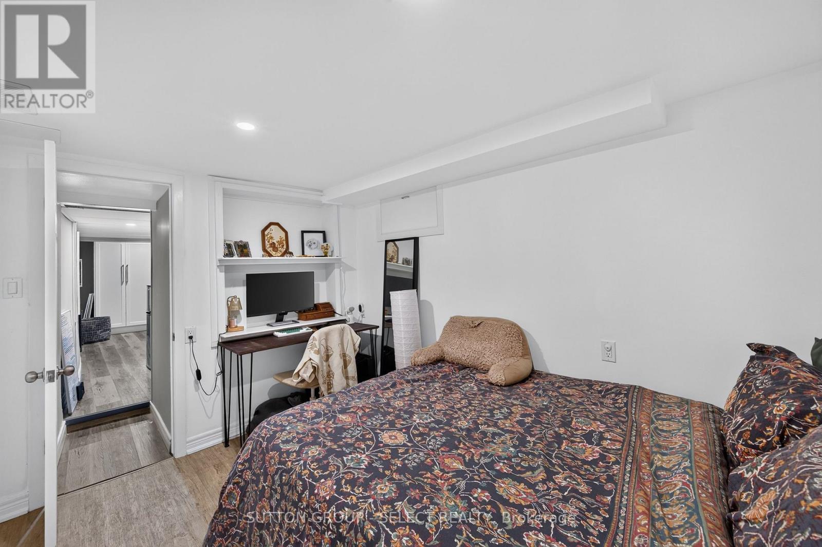 943 COLBORNE STREET - Image 27