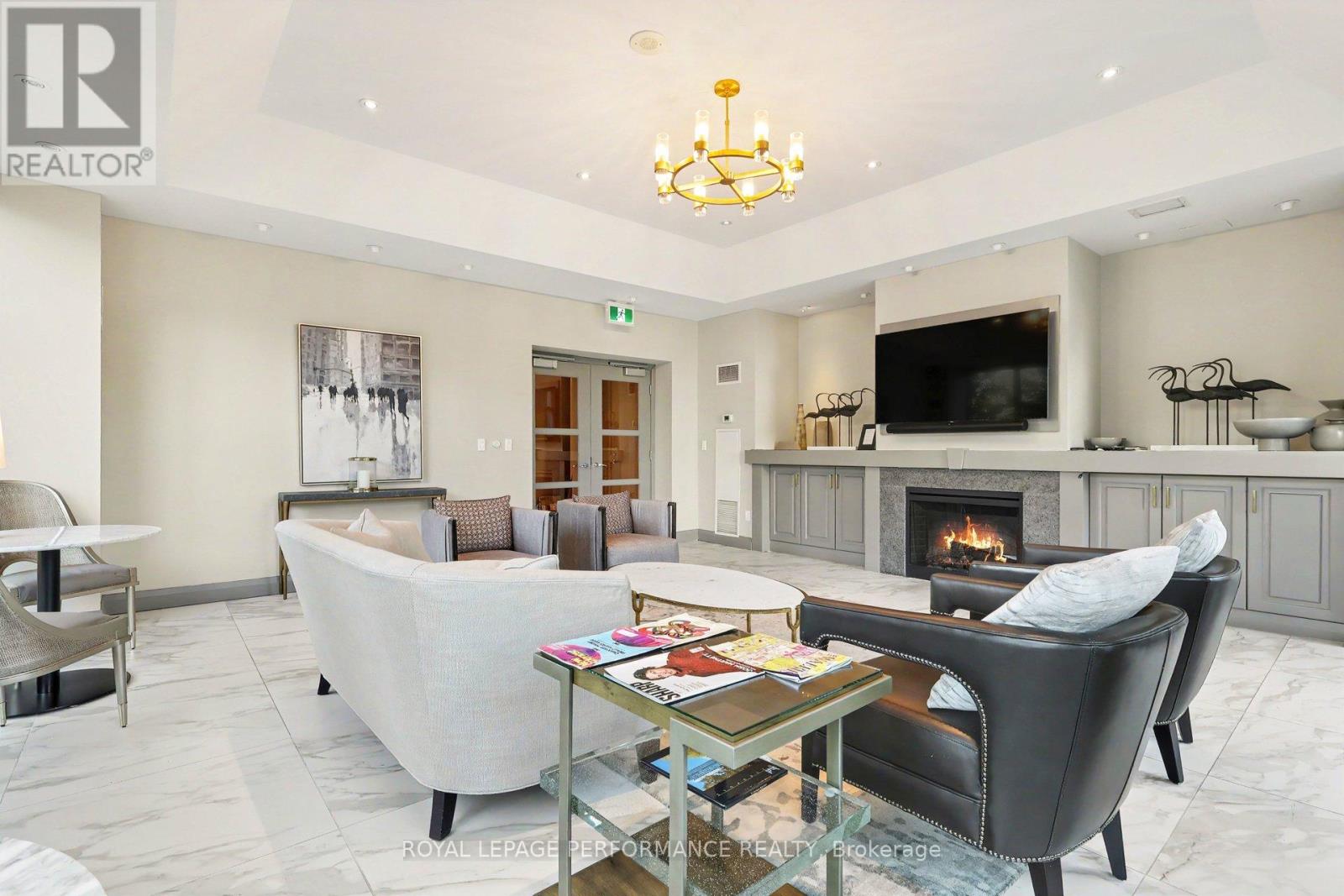 505 - 38 Metropole Private