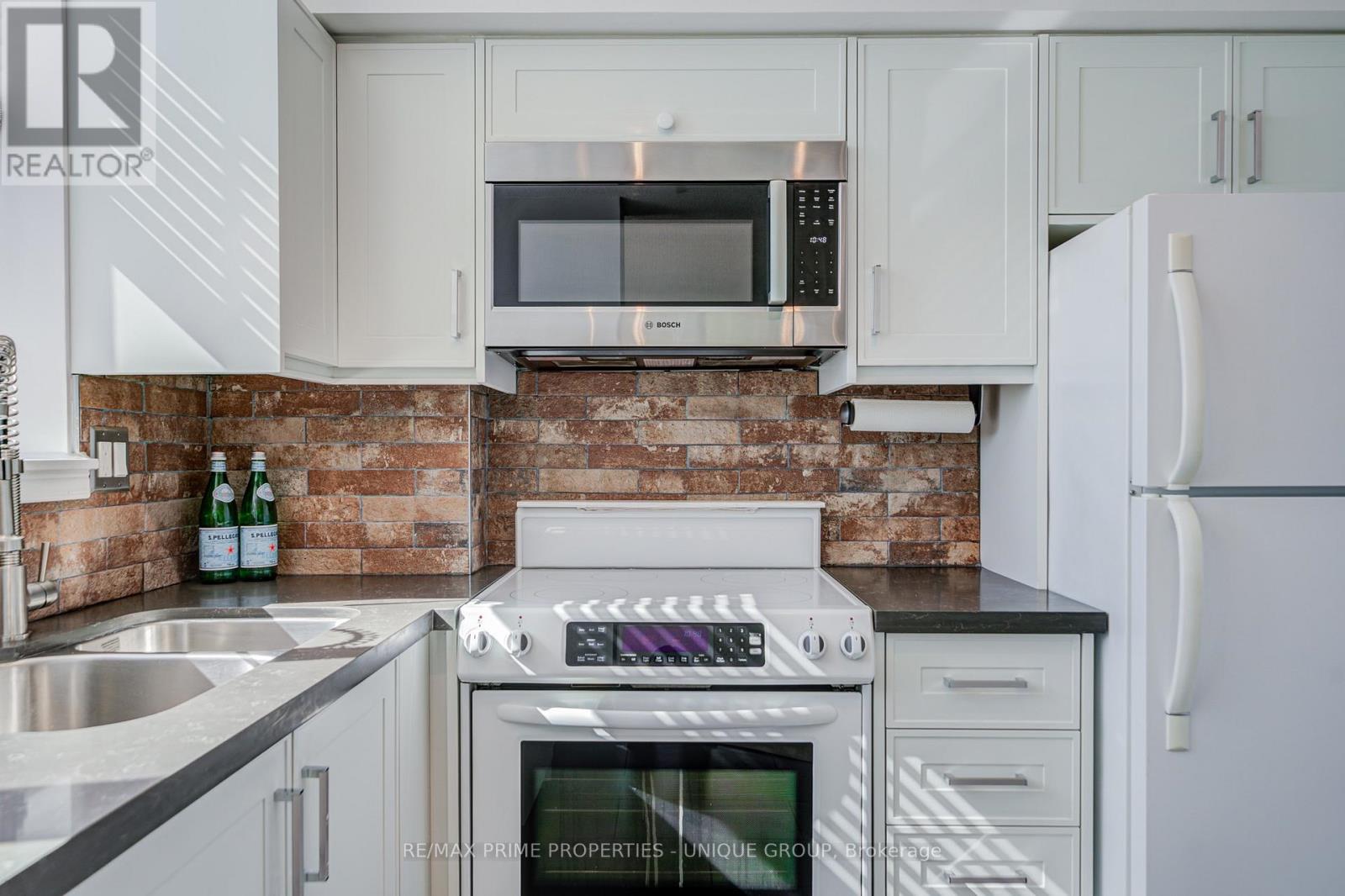 #301 250 QUEENS QUAY W - 20