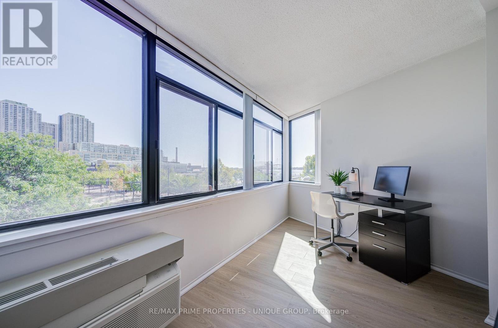 #301 250 QUEENS QUAY W - Image 25
