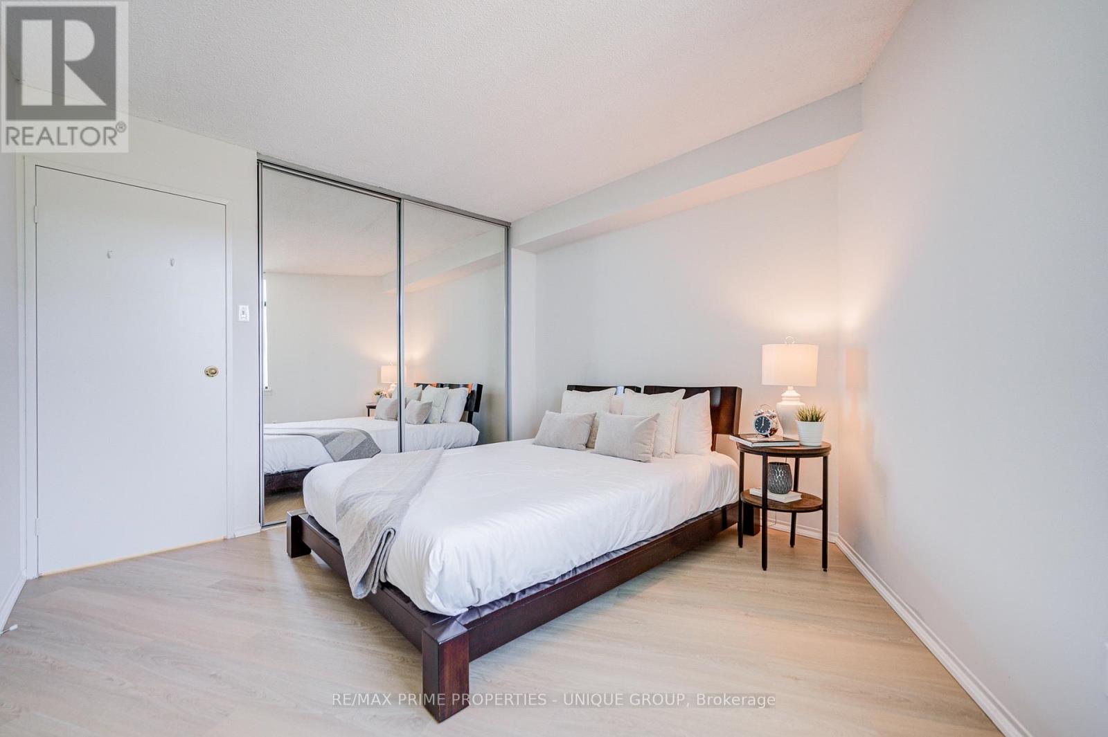#301 250 QUEENS QUAY W - 32