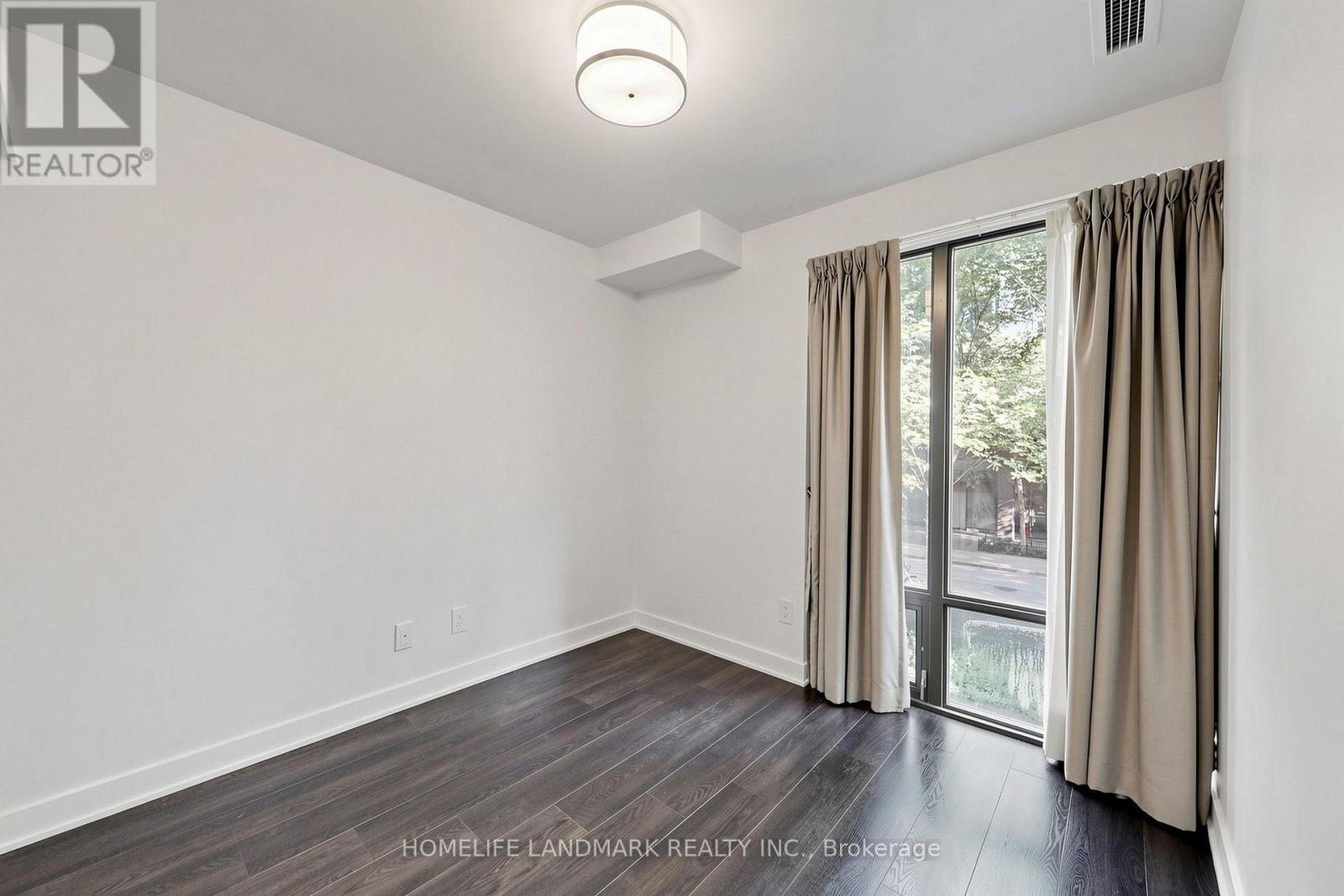 #TH03 110 CHARLES STREET E - Image 31